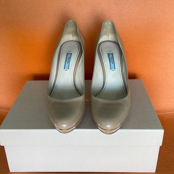 Prada Nude Platform Pumps, size 39 - Picture 3 of 16